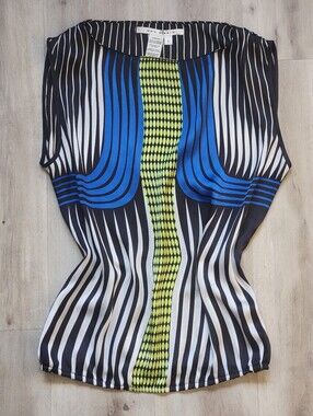 Max Studio Geometric Graphic Chevron Sleeveless Top Blouse - Size L